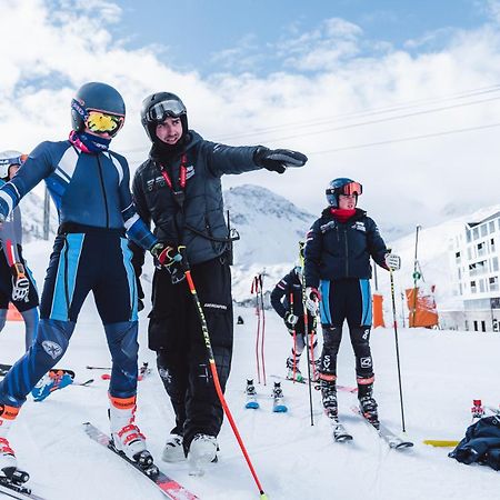Apex2100 International Ski Academy Tignes Exterior photo