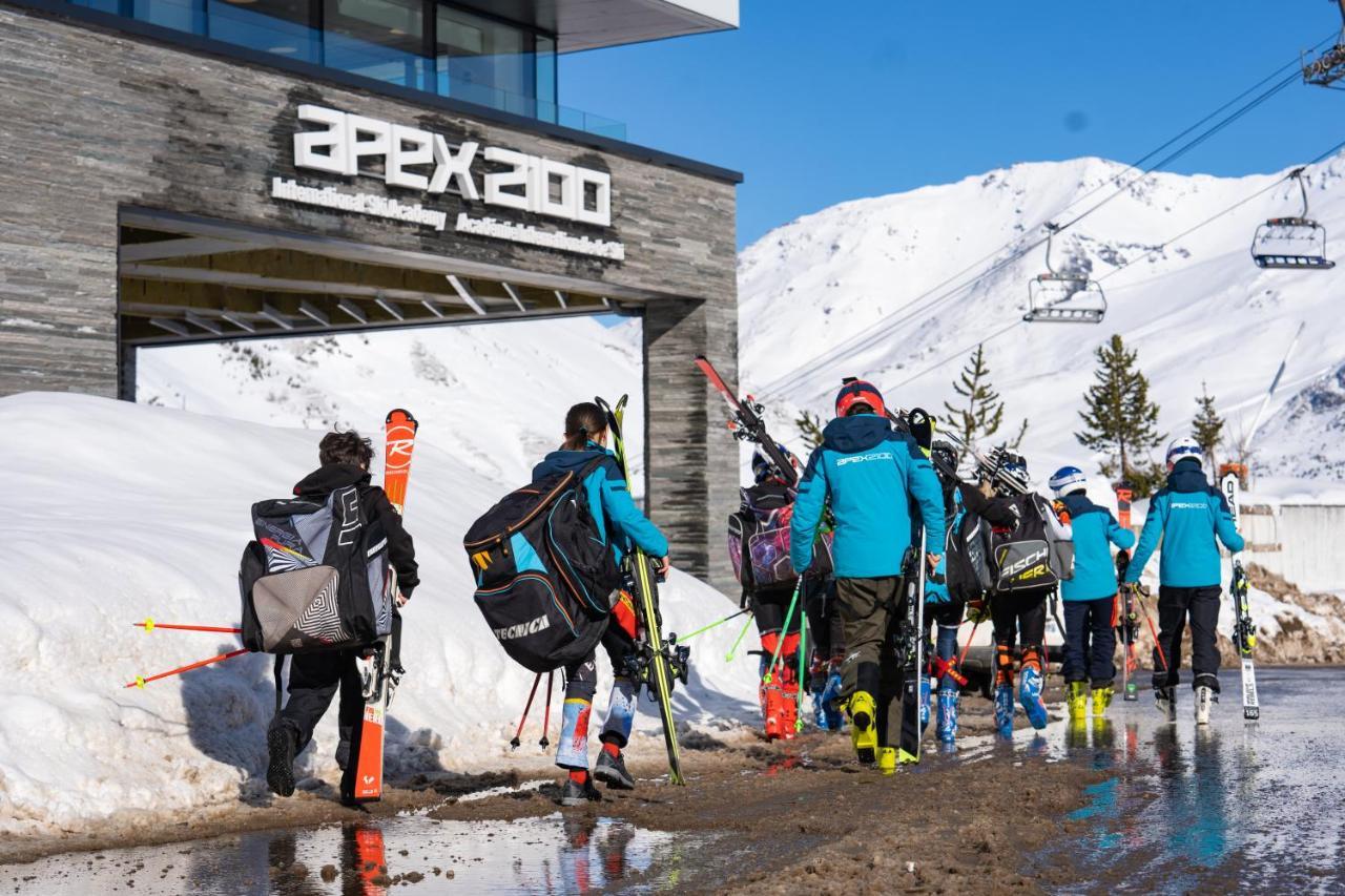 Apex2100 International Ski Academy Tignes Exterior photo